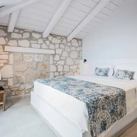 Eleni Zante Vila